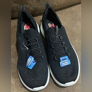 NWT- Skechers Black Knit Slip-On Shoes Size 10 US,